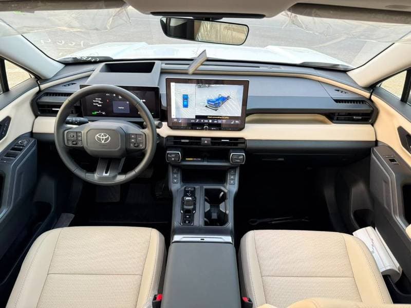 2026 Toyota RAV4 LTD HEV thumbnail 8