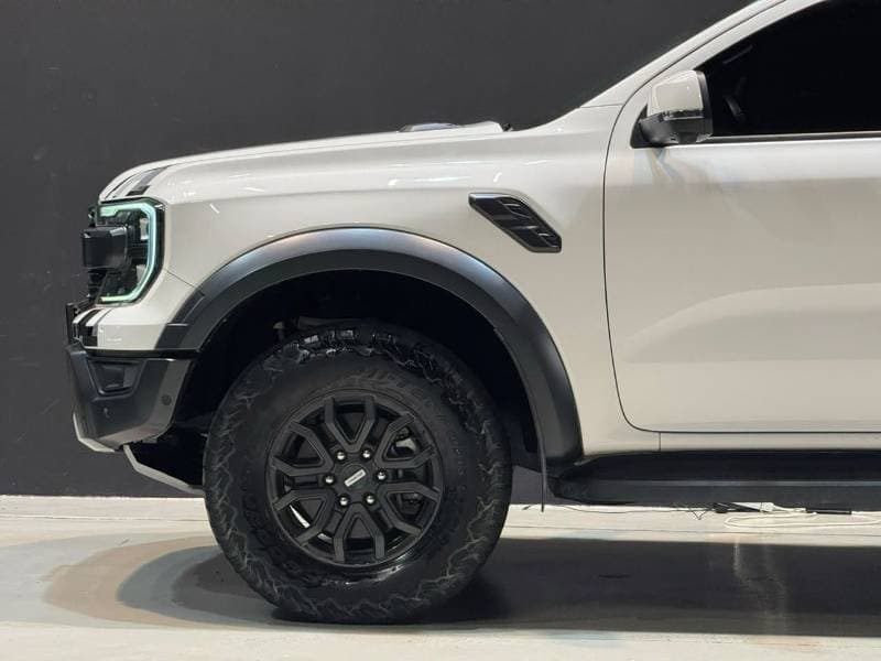 2024 Ford Ranger RAPTOR thumbnail 2