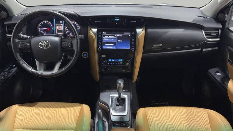 2024 Toyota Fortuner GXR thumbnail 7