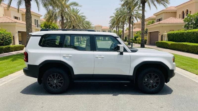 2025 Toyota Prado GXL thumbnail 3