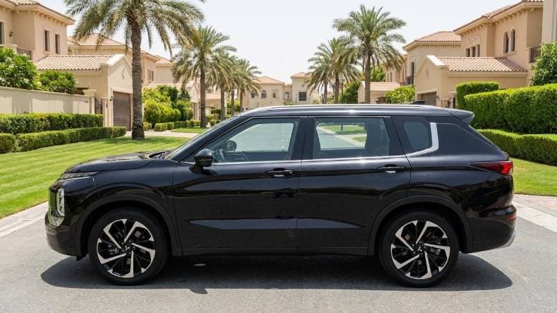 2024 Mitsubishi Outlander thumbnail 5