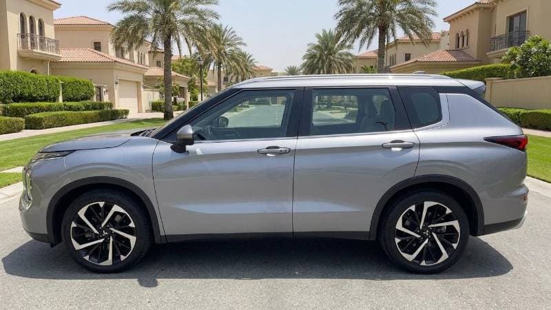 2023 Mitsubishi Outlander thumbnail 5