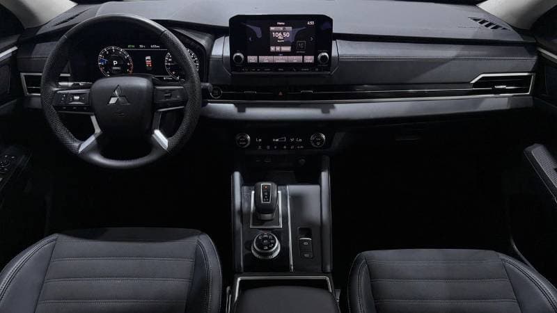 2023 Mitsubishi Outlander thumbnail 7