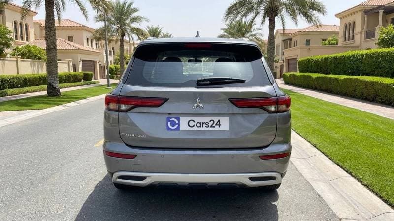 2023 Mitsubishi Outlander thumbnail 4