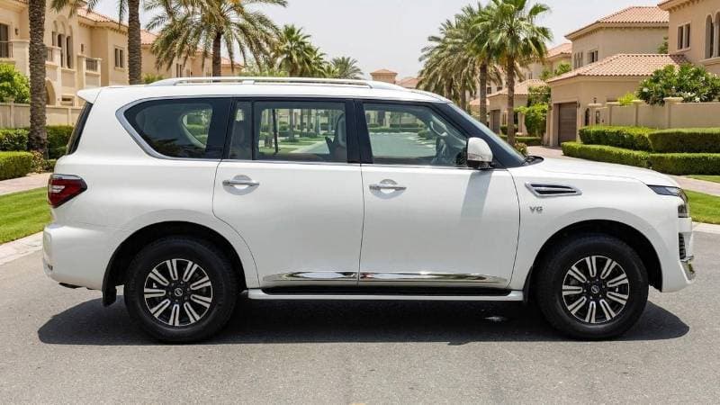 2024 Nissan Patrol LE T2 thumbnail 3