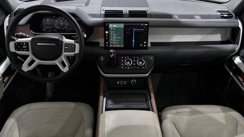 2024 Land Rover Defender thumbnail 7