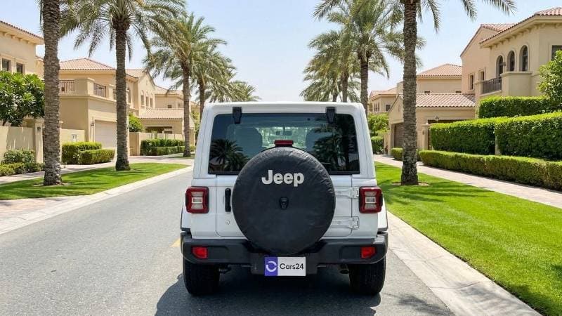 2023 Jeep Wrangler SAHARA thumbnail 4