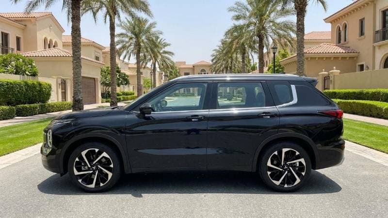 2025 Mitsubishi Outlander thumbnail 5