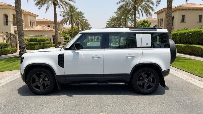 2023 Land Rover Defender thumbnail 5