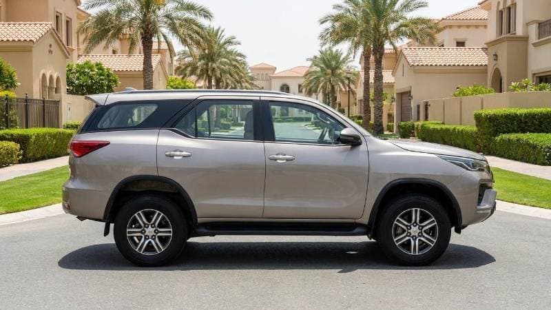 2024 Toyota Fortuner EXR thumbnail 3
