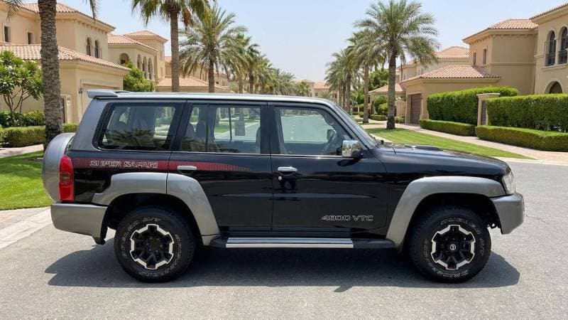 2022 Nissan Patrol SUPER SAFARI thumbnail 3