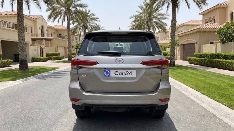 2024 Toyota Fortuner EXR thumbnail 4