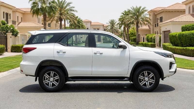 2024 Toyota Fortuner EXR thumbnail 3