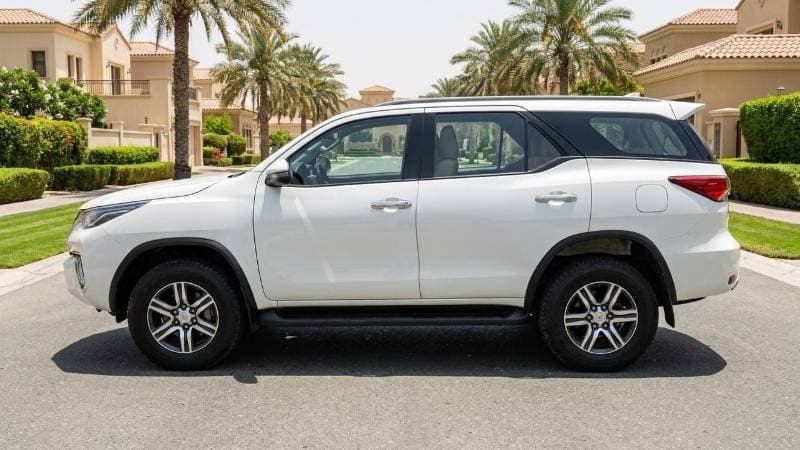 2025 Toyota Fortuner EXR thumbnail 5