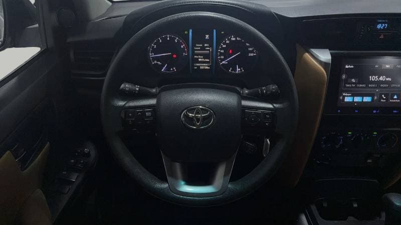 2025 Toyota Fortuner EXR thumbnail 8