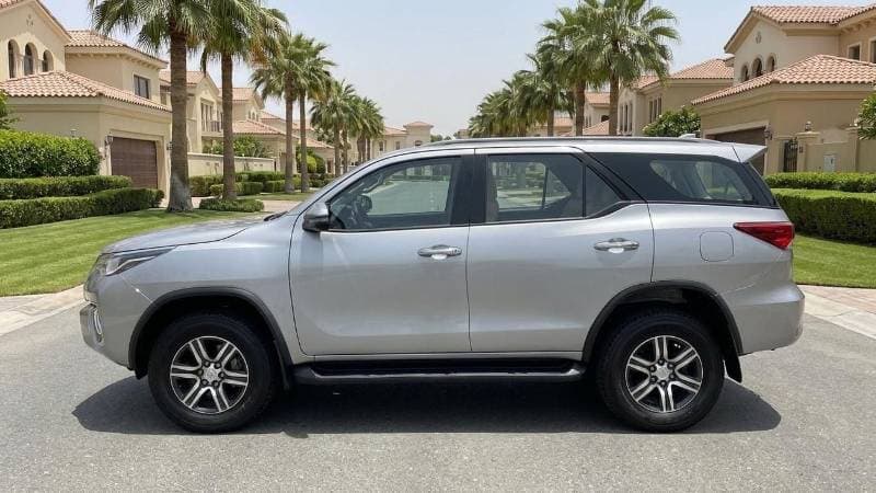 2024 Toyota Fortuner EXR thumbnail 5