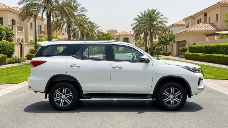 2023 Toyota Fortuner EXR thumbnail 3