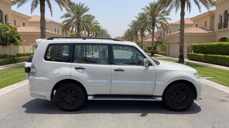 2020 Mitsubishi Pajero GLS HIGHLINE TOP thumbnail 3
