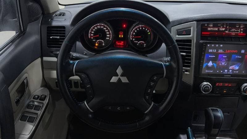 2018 Mitsubishi Pajero GLS MIDLINE thumbnail 8