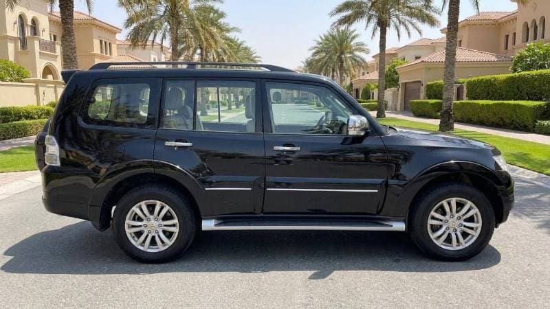 2020 Mitsubishi Pajero GLS HIGHLINE thumbnail 3
