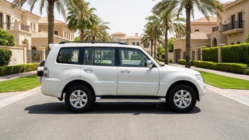 2020 Mitsubishi Pajero GLS HIGHLINE thumbnail 3
