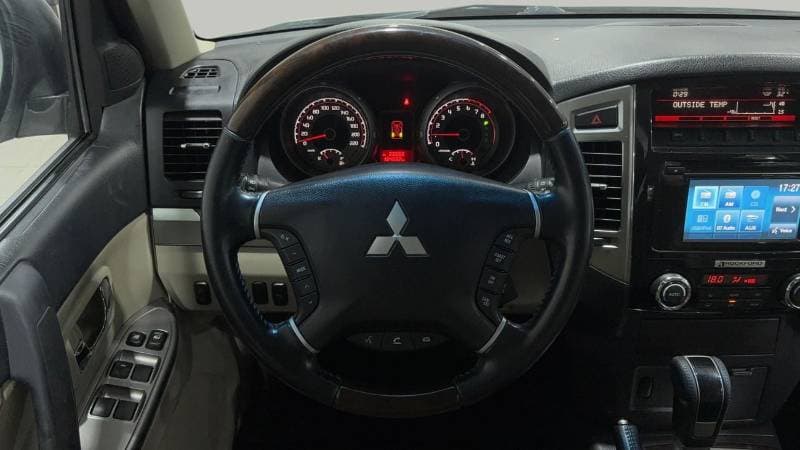 2020 Mitsubishi Pajero GLS HIGHLINE thumbnail 8