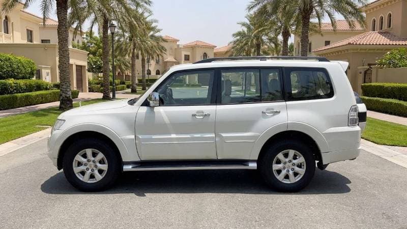 2020 Mitsubishi Pajero GLS HIGHLINE thumbnail 5