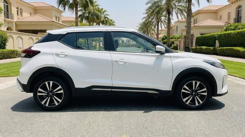 2024 Nissan Kicks SV thumbnail 3