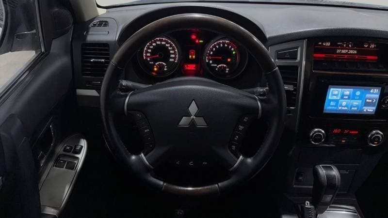 2018 Mitsubishi Pajero GLS HIGHLINE thumbnail 8