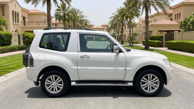 2018 Mitsubishi Pajero GLS HIGHLINE thumbnail 3