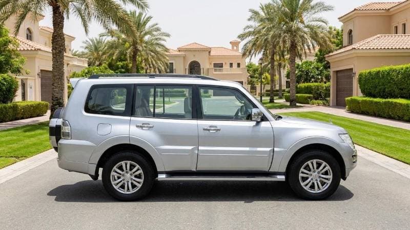 2019 Mitsubishi Pajero GLS HIGHLINE thumbnail 3