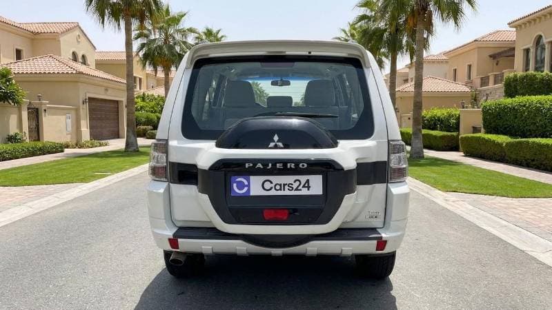2017 Mitsubishi Pajero GLS MIDLINE thumbnail 4