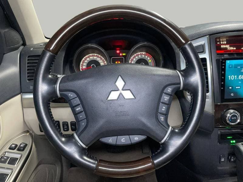 2020 Mitsubishi Pajero GLS HIGHLINE thumbnail 8