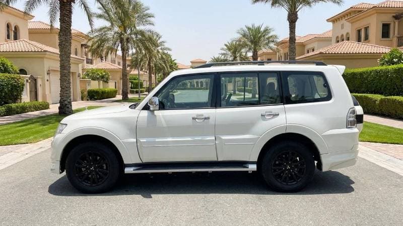 2020 Mitsubishi Pajero GLS HIGHLINE thumbnail 5