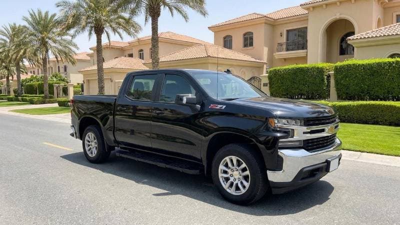2023 Chevrolet Silverado thumbnail 3