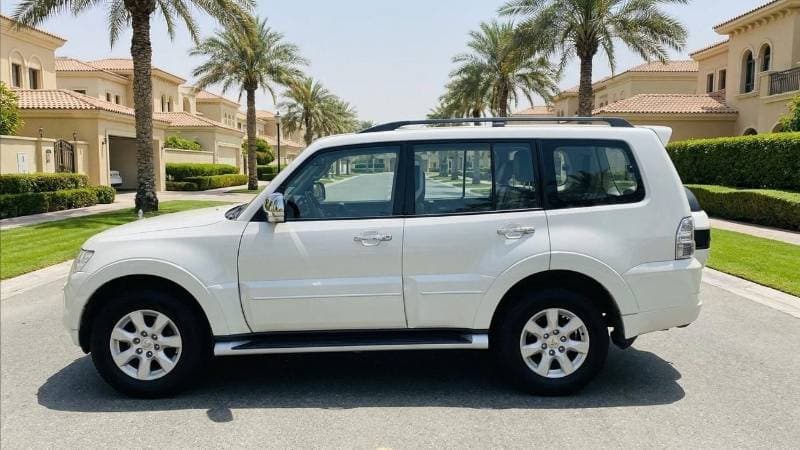 2022 Mitsubishi Pajero thumbnail 5