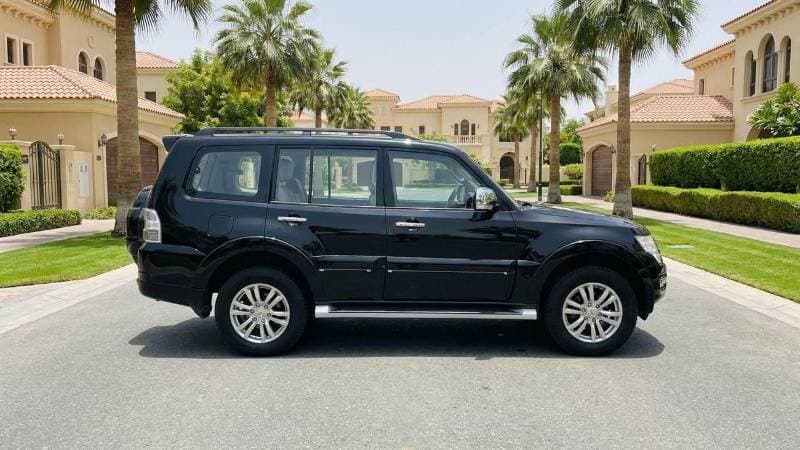 2020 Mitsubishi Pajero GLS HIGHLINE thumbnail 3