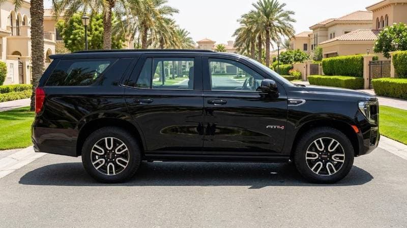 2022 GMC Yukon AT4 thumbnail 3