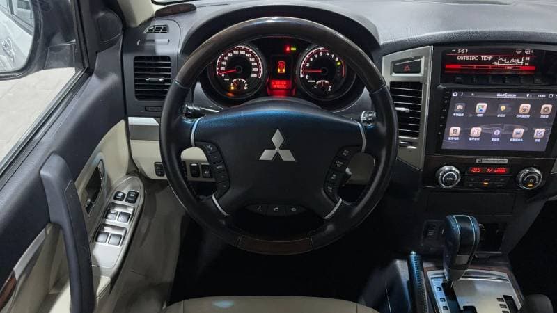 2020 Mitsubishi Pajero GLS HIGHLINE thumbnail 8