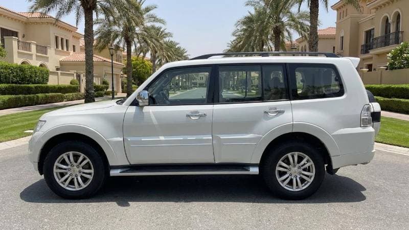 2020 Mitsubishi Pajero GLS HIGHLINE thumbnail 5