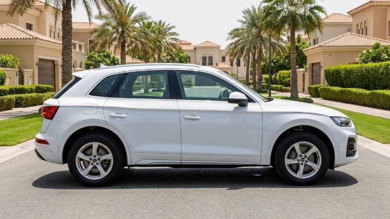 2022 Audi Q5 45 TFSI thumbnail 3