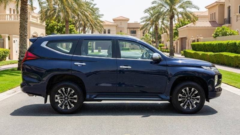 2022 Mitsubishi Montero Sport GLS PREMIUM thumbnail 3