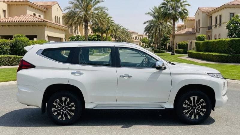 2022 Mitsubishi Montero Sport GLS PREMIUM thumbnail 3