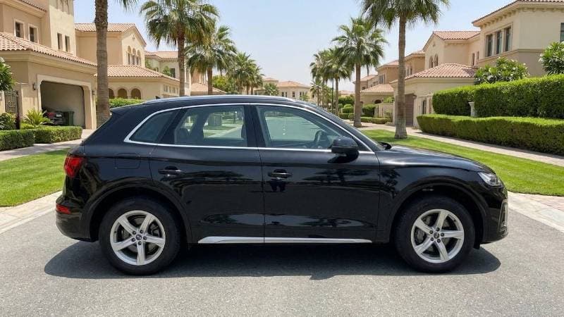 2022 Audi Q5 45 TFSI thumbnail 3