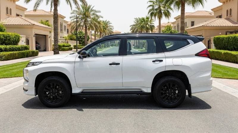 2023 Mitsubishi Montero Sport thumbnail 5