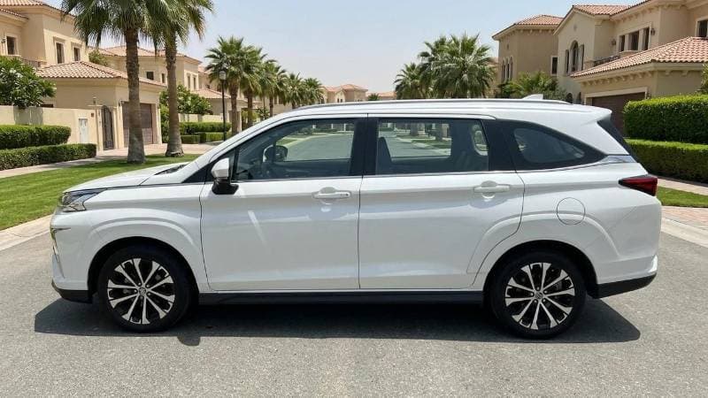 2024 Toyota Veloz GX thumbnail 5