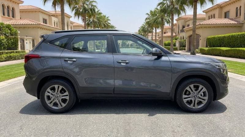 2023 Kia Seltos EX thumbnail 3