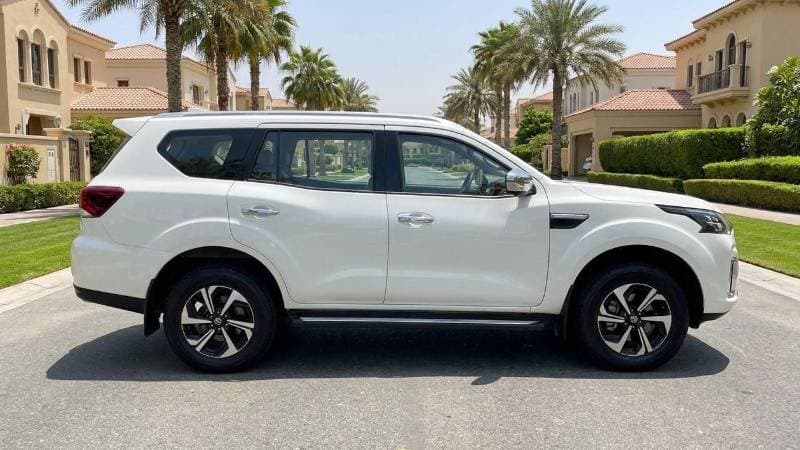 2024 Nissan X Terra PLATINUM thumbnail 3