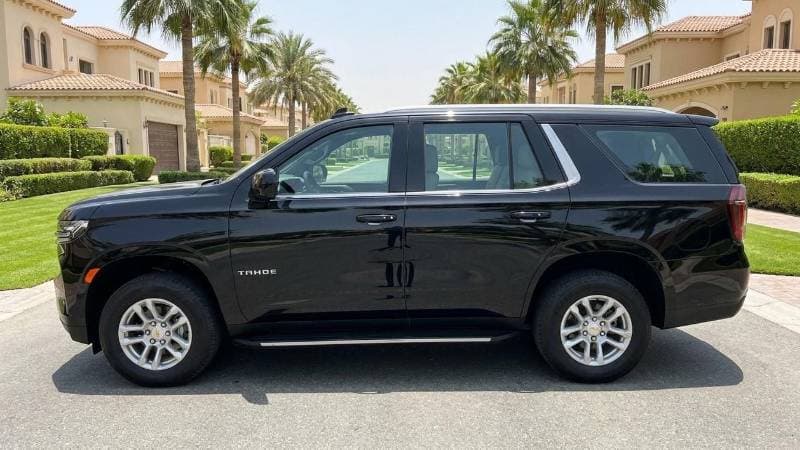 2025 Chevrolet Tahoe LS thumbnail 5