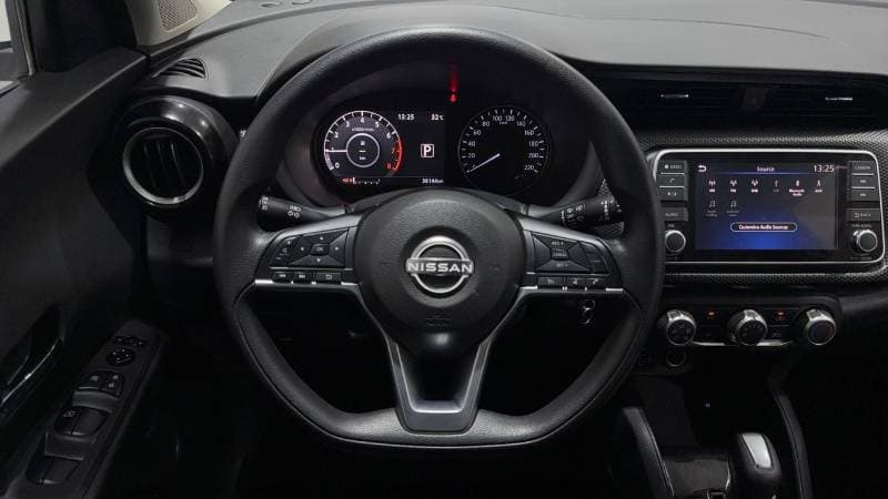 2024 Nissan Kicks SV thumbnail 8
